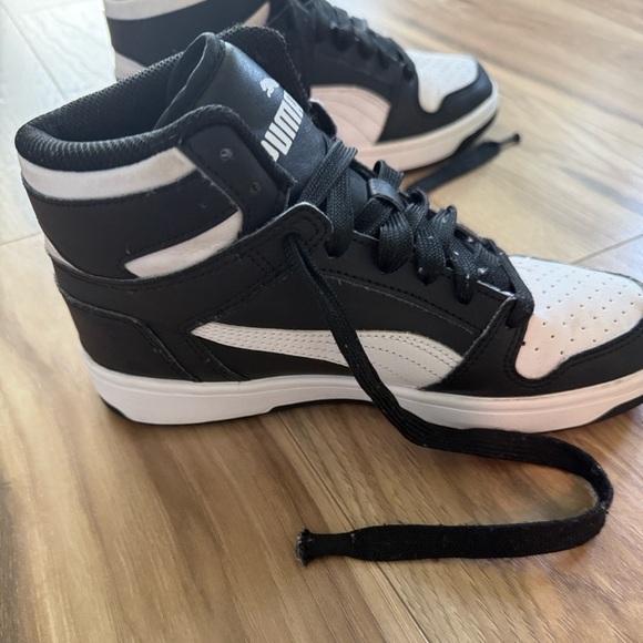 Puma High-Top Black and White Sneakers - Picture 4 of 6